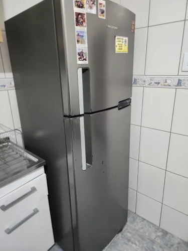 Geladeira BRASTEMP INOX 375litros Voltagem: 127v 