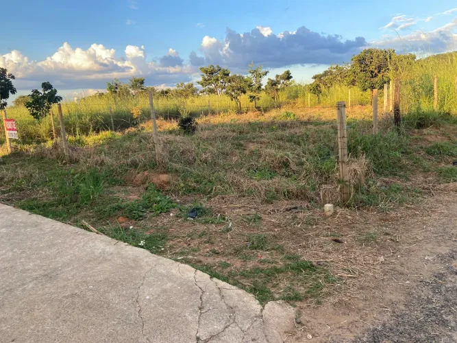 Lote na Avenida Brasil Vila Delfiore