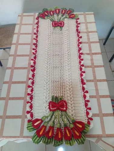 Trilho de mesa copo de leite