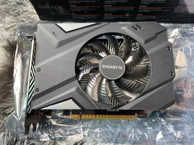 Placa de video GTX 1650 4gb Gigabyte