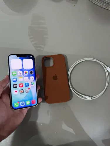 iPhone 13 128GB todo original