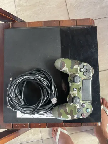 PLAYSTATION 4
