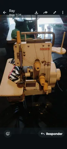 Máquina de costura Singer 