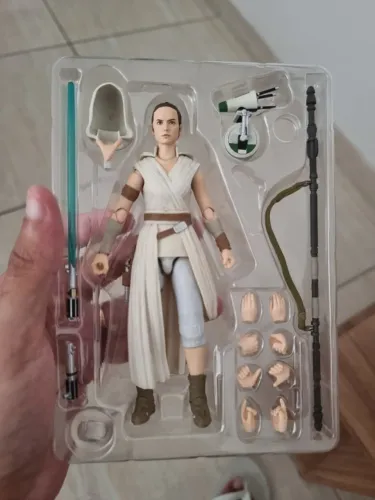Rey SH Figuarts Bandai