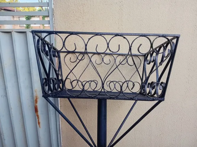Lixeira de ferro para calçada 