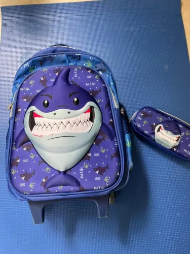 Mochila de Carrinho Infantil Pet Life Tubarão de rodinhas com estojo 