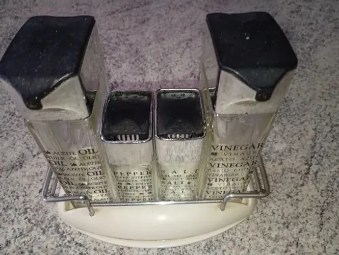 Galheteiro Clássico 4 peças, padrão antigo.