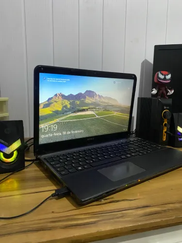 Notebook Sony Vaio 15.5? - Intel i3 | 4GB RAM | 500GB | Windows 10