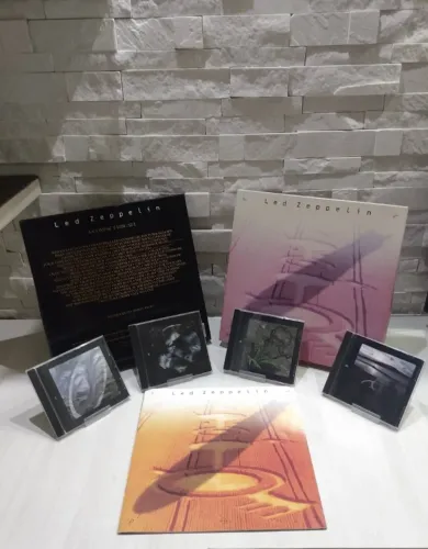 Led Zeppelin - Box Set Symbols - 4 Cds + Livro - Importado