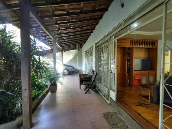 Casa à venda, 3 quartos, 1 suíte, 2 vagas, Sagrada Família - Belo Horizonte/MG