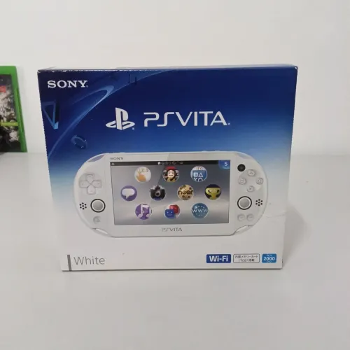 Vendo PS Vita Slim Branco Semi novo aceitamos seu usado na troca
