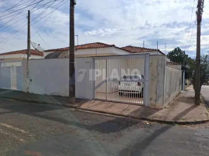 Locação de Casas / Padrão na cidade de São Carlos