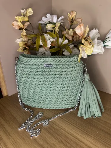Bolsas femininas feita de crochê 