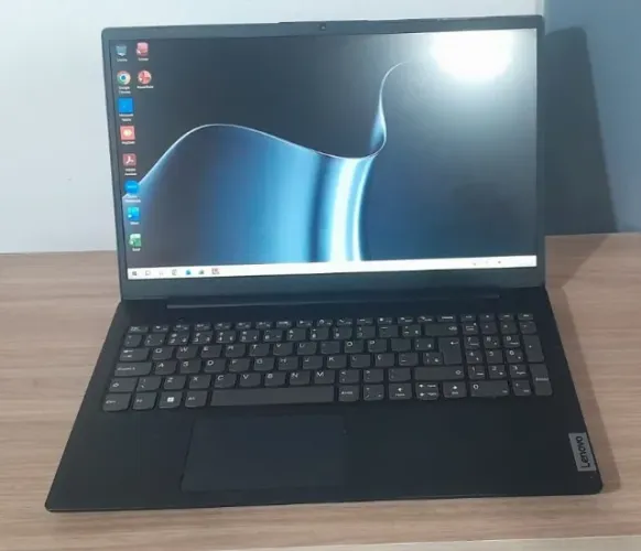 Notebook lenovo V15 com pouco tempo de uso e bem vlr. 1.950,00 (Leia o anúncio)