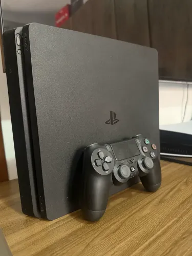Ps4 slim +1 controle +1 jogo em mídia física