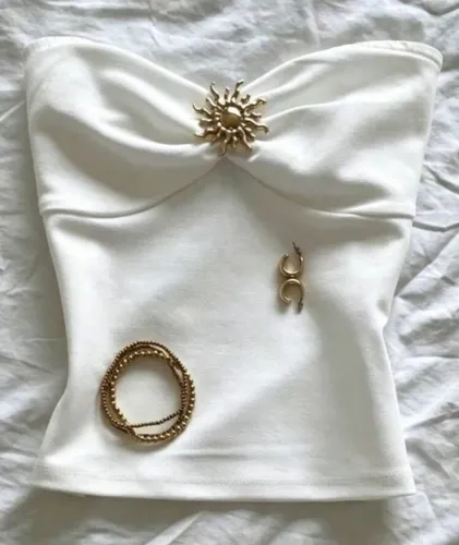 CROPED BRANCO COM ENFEITE DE SOL 