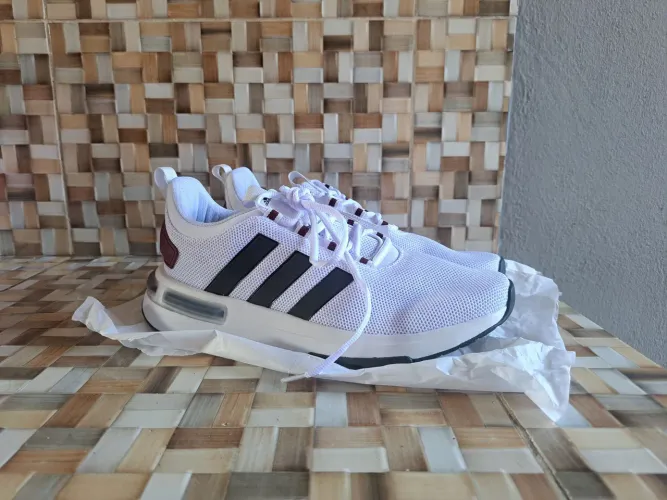 Tênis Adidas Racer Tr23