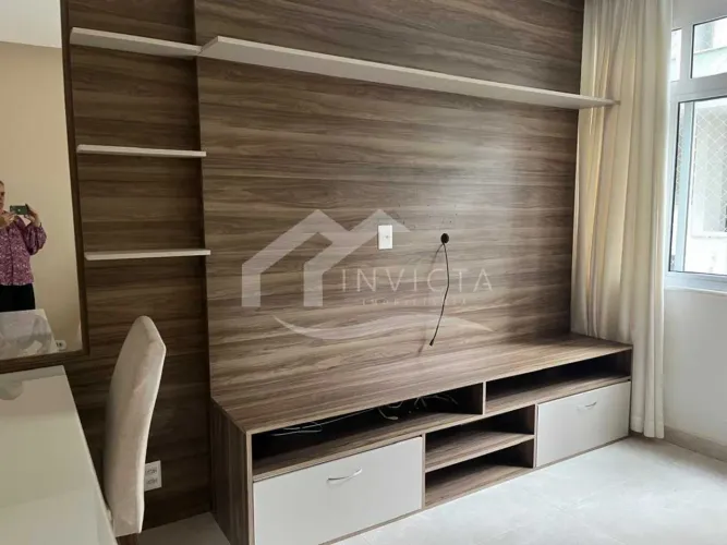 Apartamento com dependência, apenas 10 minutos a pé da Lagoa