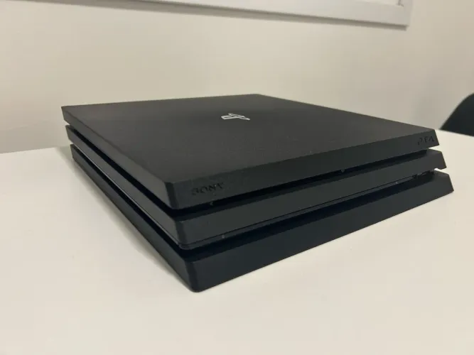 PS4 Pro 1tb + Controle + 4 Jogos + Cooler