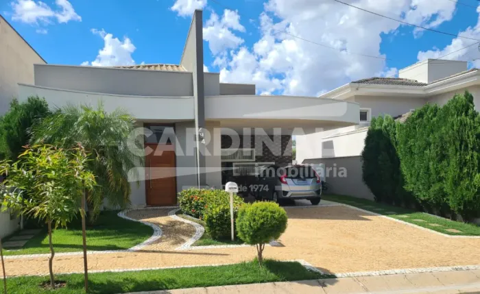 Sobrado à Venda em Condomínio Fechado, com 4 dormitórios, no bairro Swiss Park em Campinas