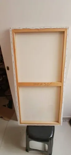 Telas de pintura usadas (algumas pré-pinturas/esboços de grafite)
