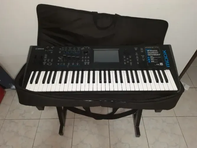 Teclado Sintetizador Yamaha MODX6