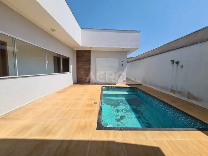 Casa para venda com 240 m² e 3 quartos em Parque Pontal, Piratininga - SP