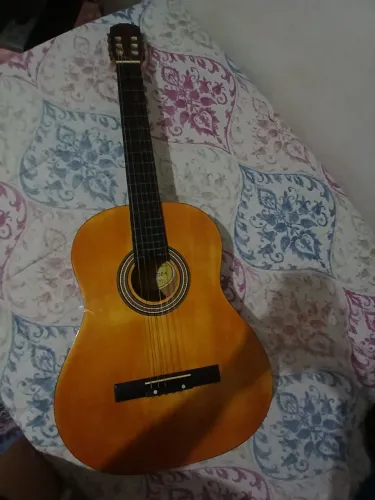 Violão da marca cordoba