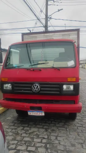 Caminhão baú 