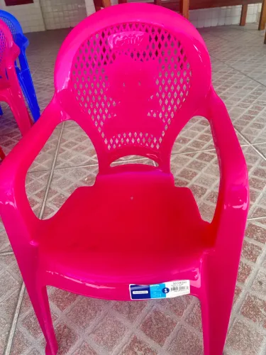 Cadeira infantil (em azul e rosa)