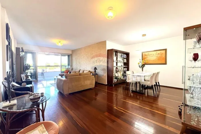 Apartamento 185m² | 4 Quartos | Nascente | 2 Vagas | Av. Agamenon Magalhães