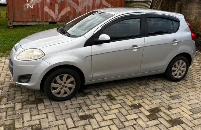 Fiat Palio Attractive 1.0 EVO Fire Flex 8V 5P 2013