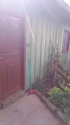 VENDE-SE CASA 2 QUARTO E 1 BANHEIRO 