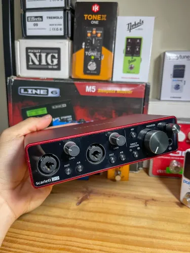 Interface Focusrite Scarlet 2i2 3°Gen