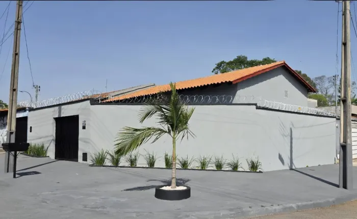 Casa de 3 Quartos Sendo 1 Suíte- Nova -Sistema de Segurança - Res. Santa Fé
