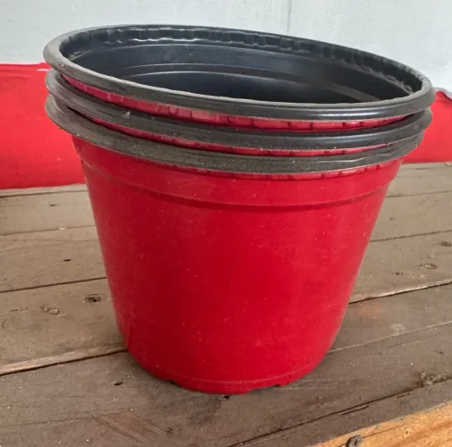 Vendo vaso de plástico