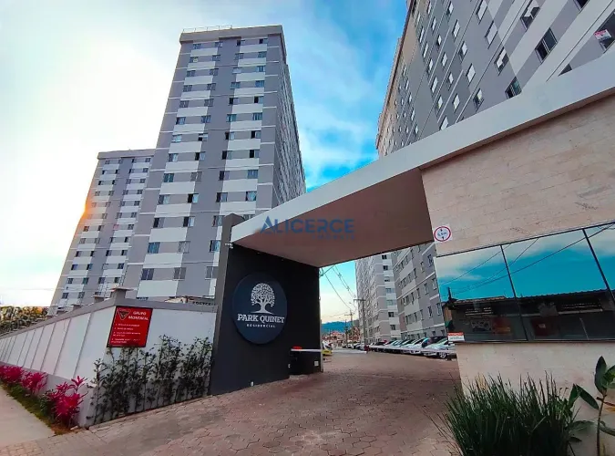 Apartamento à venda com 02 quartos COM GARAGEM COBERTA E NUMERADA no Residencial Park Quin