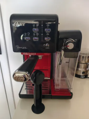 Cafeteira Oster primalatte 