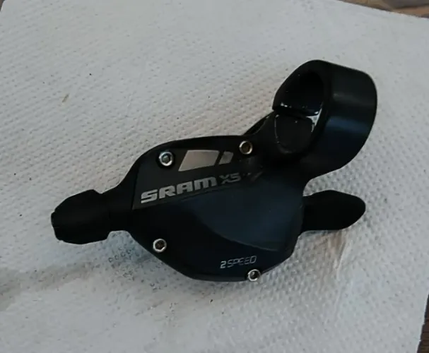 Alavanca de câmbio (trigger) SRAM X5, 2 velocidades, para câmbio dianteiro.