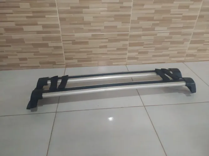 Vende-se raque de teto para carro quatro portas. 