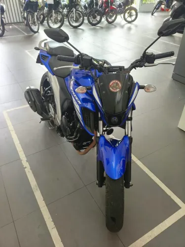 Fazer 22/23 super nova, único dono, só pegar e andar