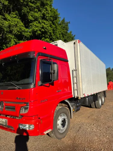  Mercedes-Benz Atego 2425 Refrigerado - Pronto para Trabalhar