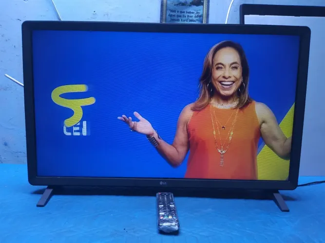 TV LG32"LED DIGITAL SMART TV.