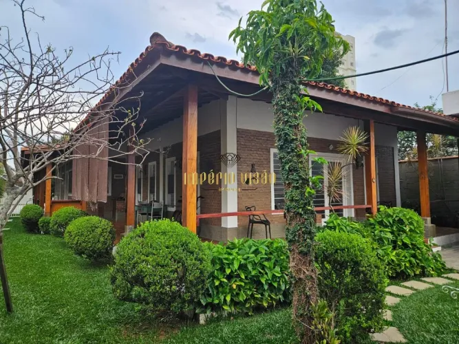 Casa a Térrea para Locação de 2 Dormitórios sendo 1 Suíte com 3 Salas e Escritório no Bair