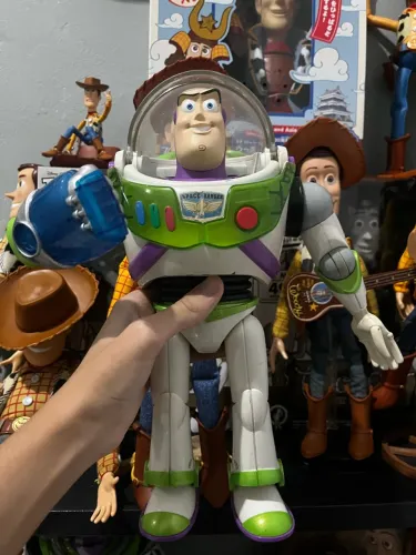 Buzz Lightyear super golpe mattel falando em português Toy Story