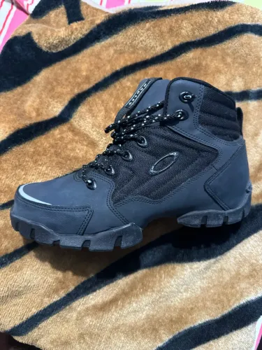 BOTA OAKLEY HALFTRACK MID 2.0