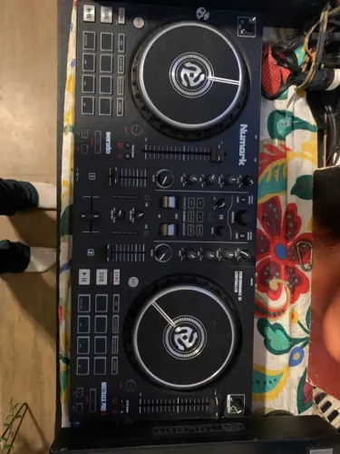 Controlador DJ Numark Mixtrack Pro FX 2 Canais 2 Decks Hot Cue