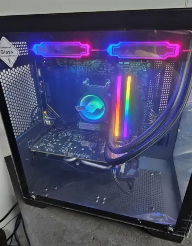 PC Gamer Forte! Ryzen 5 5500 + RX 580 + 32GB RAM 3200MHz + NVMe (Roda Tudo!)