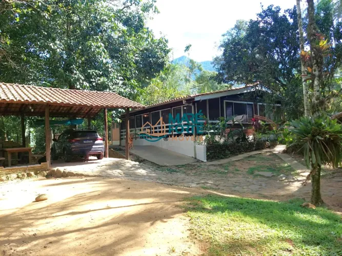 Chácara à venda com 6.000m² com rio e casa ampla