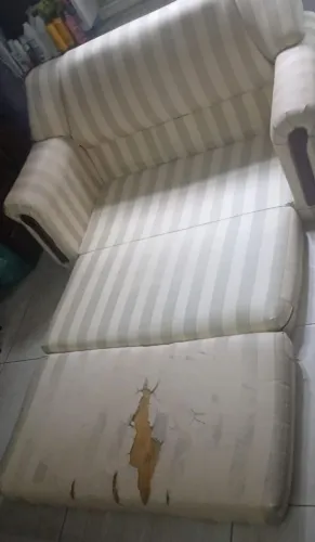 VENDO SOFÁ CAMA CONFORTÁVEL 300,00 1,50 comprimento, 0,82 fechado e 1,73 aberto<br>